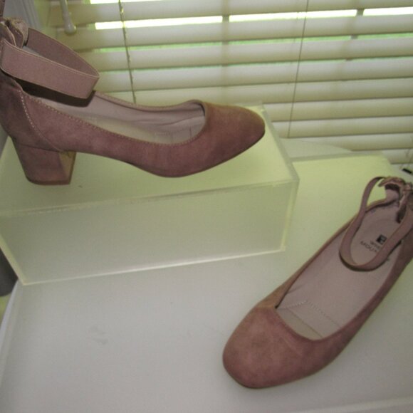 White Mountain Makayla Taupe Suede Block Heel Ankle Strap Pumps Women’s 8M - Picture 2 of 9